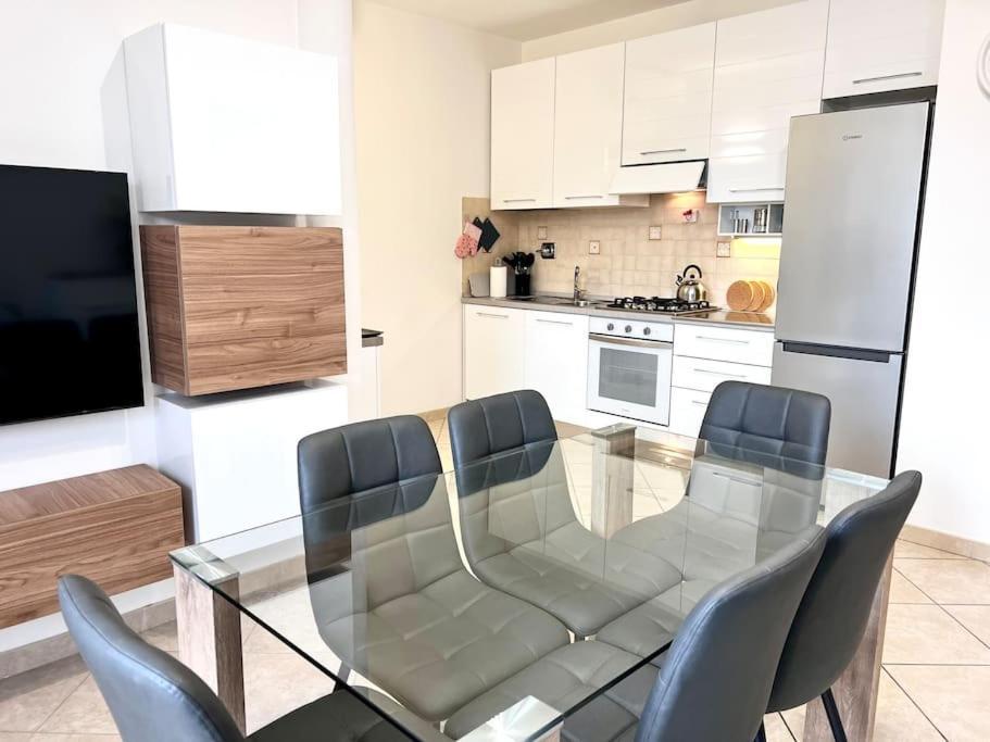 Comfyspot Apartamento Rosia Exterior foto