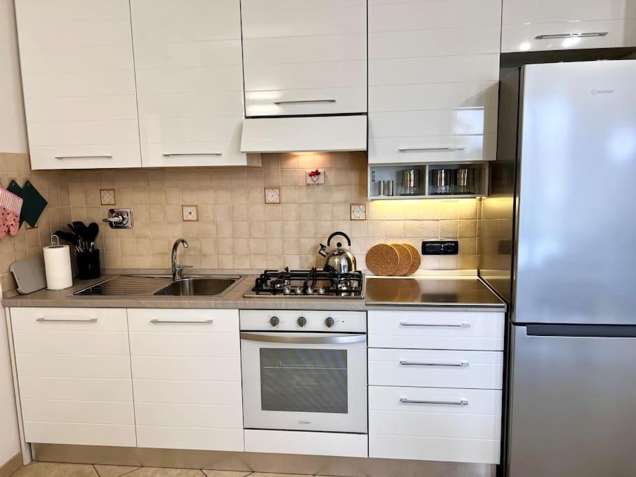 Comfyspot Apartamento Rosia Exterior foto